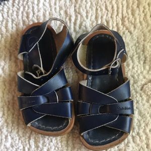 saltwater sandals, size 7